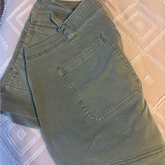 Old Navy Women's Cargo Shorts - Olive Green - Picture 1 of 2